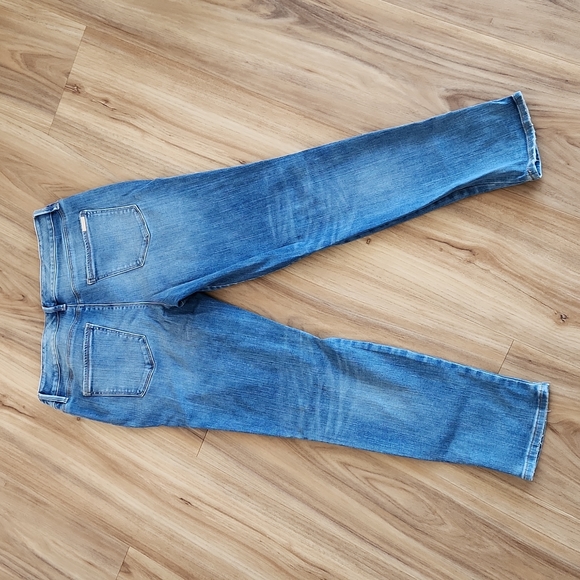 WHBM Slim Crop Jeans, Size 10, Light Blue Wash, Silver Hardware - Picture 4 of 5